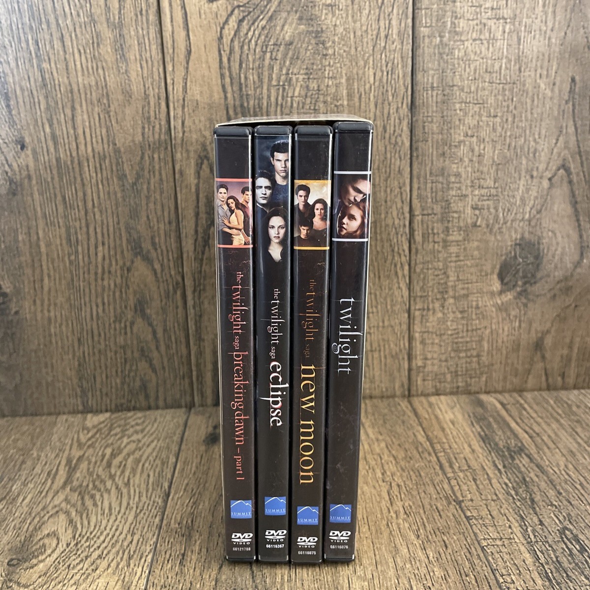 洋書4冊セットthe twilight saga collection The Twilight Saga: Complete 4 Book Set ( 1 Pb & 3 Hb
