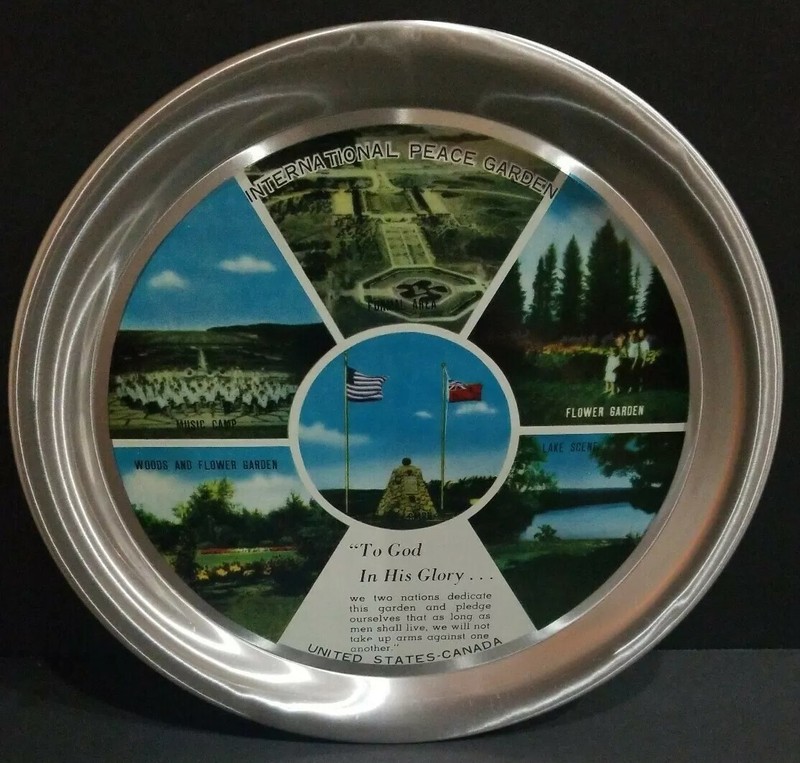UNITED STATES & CANADA 2- VINTAGE METAL TIN COLLECTOR SOUVENIR TRAYS 1960,S 
