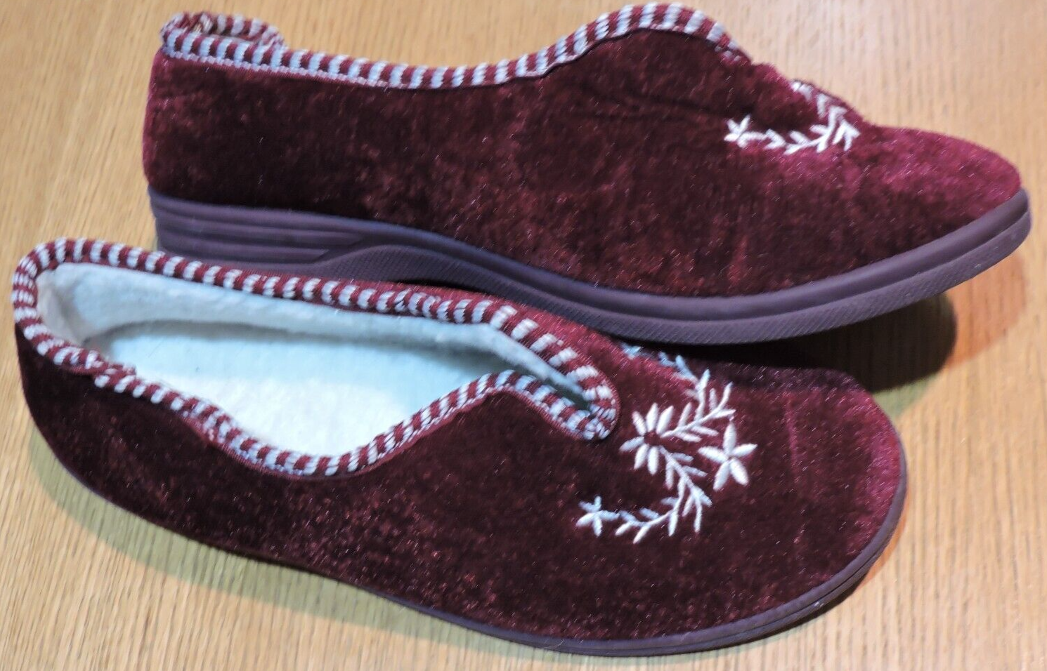 SAOLA Suola piatta in gomma foderata in microfibra pile mirtillo rosso senza marchio TG 9M ricamata