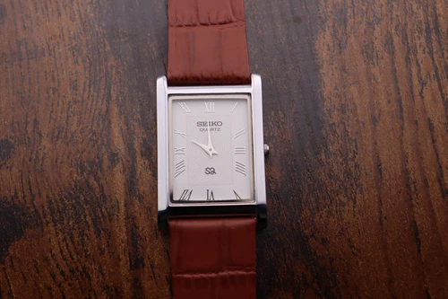 vintage Seiko Slim Tank Quartz Men White Dial Light Brown leather Dress Watch