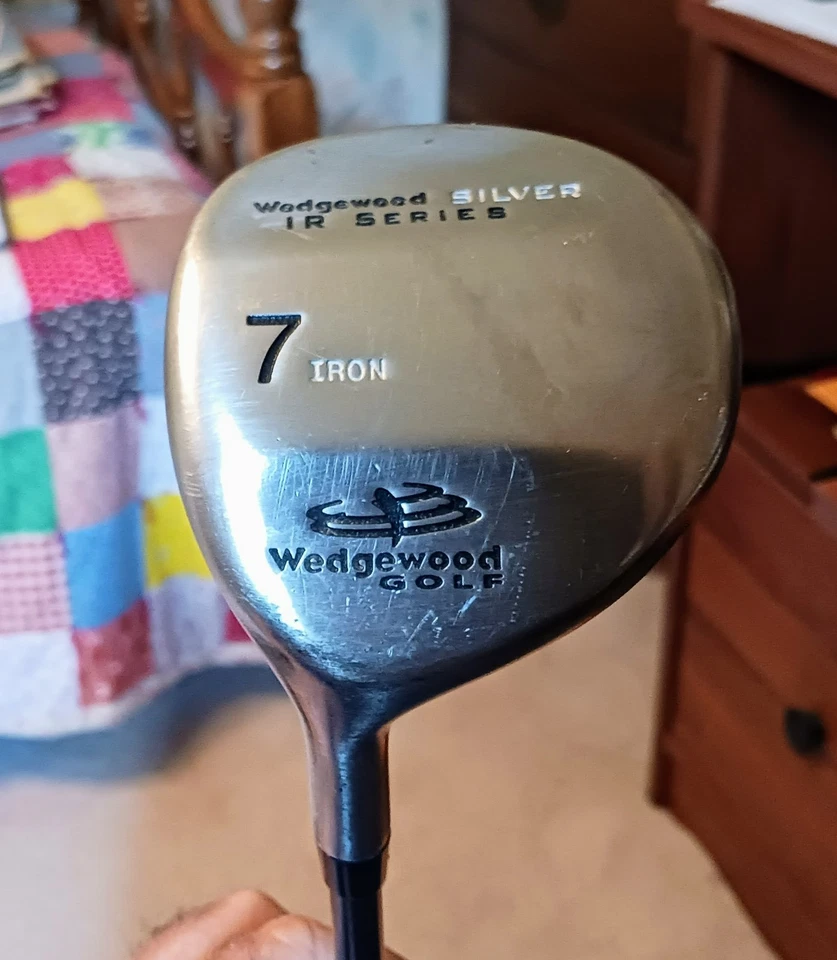 Wedgewood Silver IR Series L/H 34deg 7 Iron w/37.25" Reg Flex Graphite Shaft - Image 2 of 4