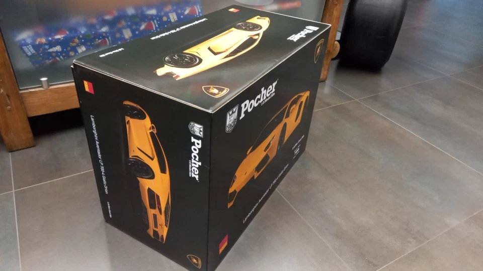  POCHK119 Pocher Lamborghini Aventador LP 700-4 2011 Giallo Orion 1/8 - Immagine 2 di 4