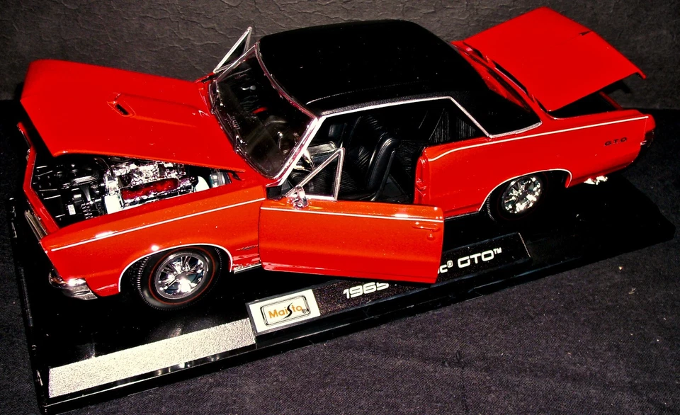 Pontiac GTO 1965 escala 1:18 fundido a presión Muscle Car edición especial nuevo en caja Foto 2 de 4