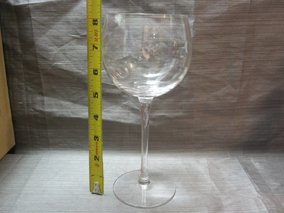 Case Lot of 12 Commercial High End Red Wine Glasses 8" Polka Dot Glass - Image 3 of 4