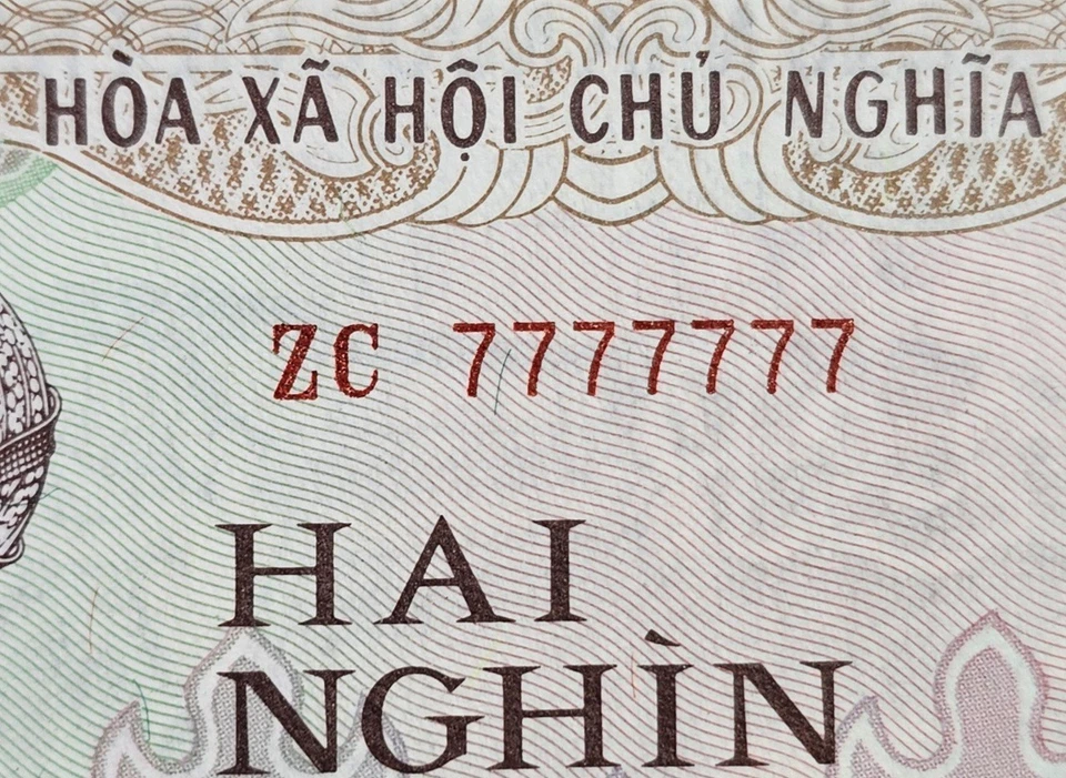 Vietnam 1988 / 2.000 Dong 7` sólido número de serie 7777777 gema UNC Foto 3 de 3