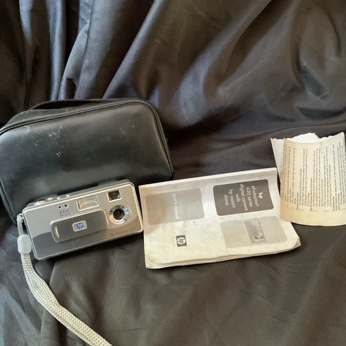 HP PhotoSmart 435xi 3.1 MP Digital Camera - TESTED - WORKING 