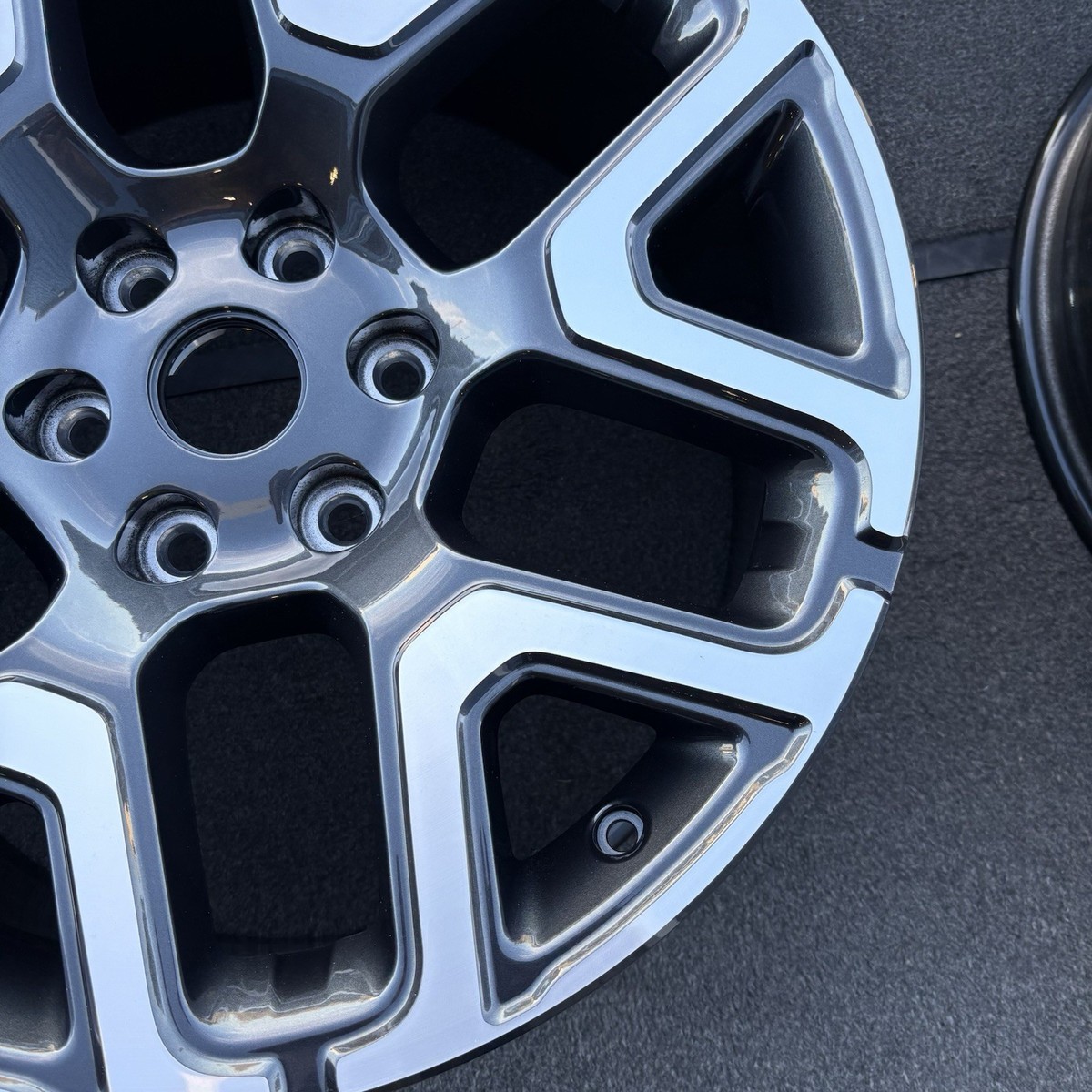 SINGLE 20 INCH WHEEL/RIM RAM 1500 LARAMIE 2025-2026 OEM CHARCOAL