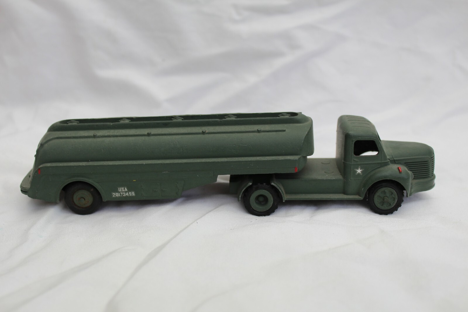 vehicule militaire miniature