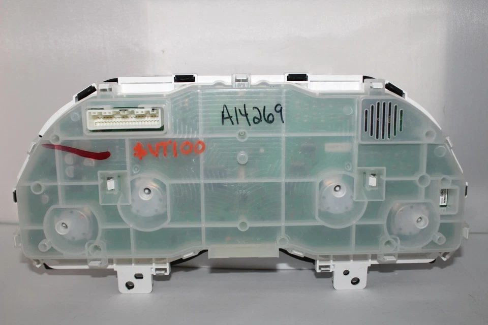 Cuadro de instrumentos velocímetro medidores del panel de instrumentos Subaru Legacy 2010 18.739 millas Foto 4 de 4