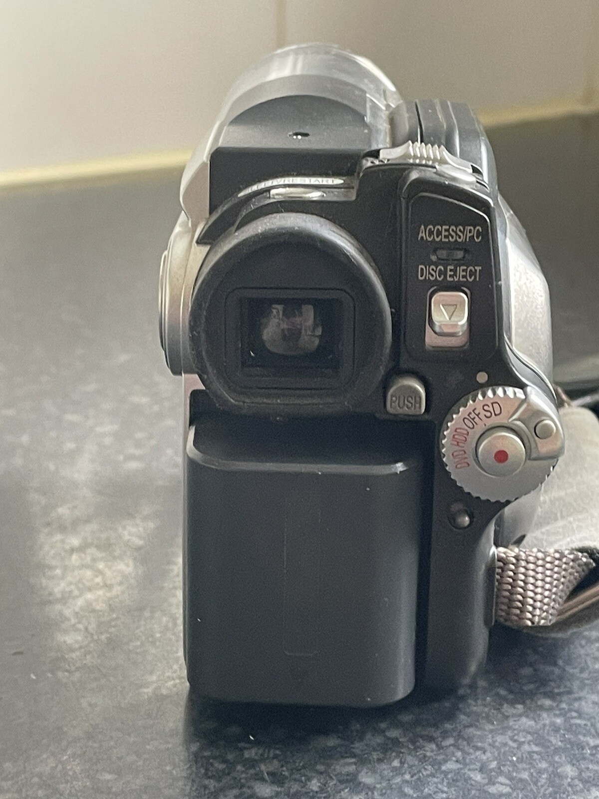 HITACHI dvd camcorder Dzhs300e/with Original Box, Manual And Chargers