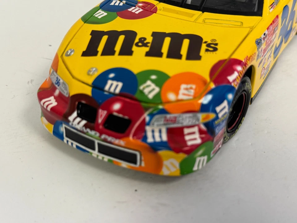 Ken Schrader 1:24 #36 M&M'S 2001 Pontiac Grand Prix SIGNED Diecast Nascar ACTION - Image 2 of 4