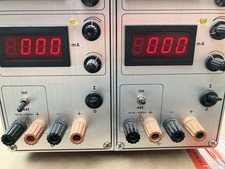 Zentro-Elektrik Labornetzteil LA 2x60/1 60V 1A, gebraucht im guten Zustand.