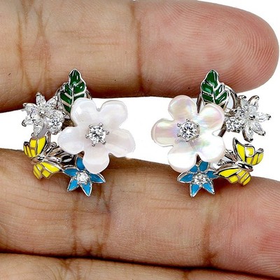 Egemdiamond Ohrringe 925 Sterling Silber Blume Perlmutt 12 mm Emaille