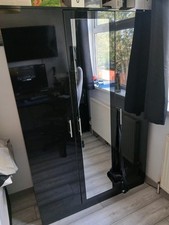 Wardrobe with Triple Doors and Mirror Dimensions 180x120x50 CM