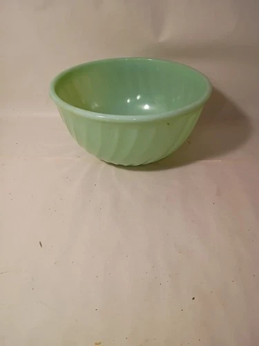 Vintage Fire King Green Jadeite Mixing Bowl 9" Swirl 2.5 Quarts Oven Ware