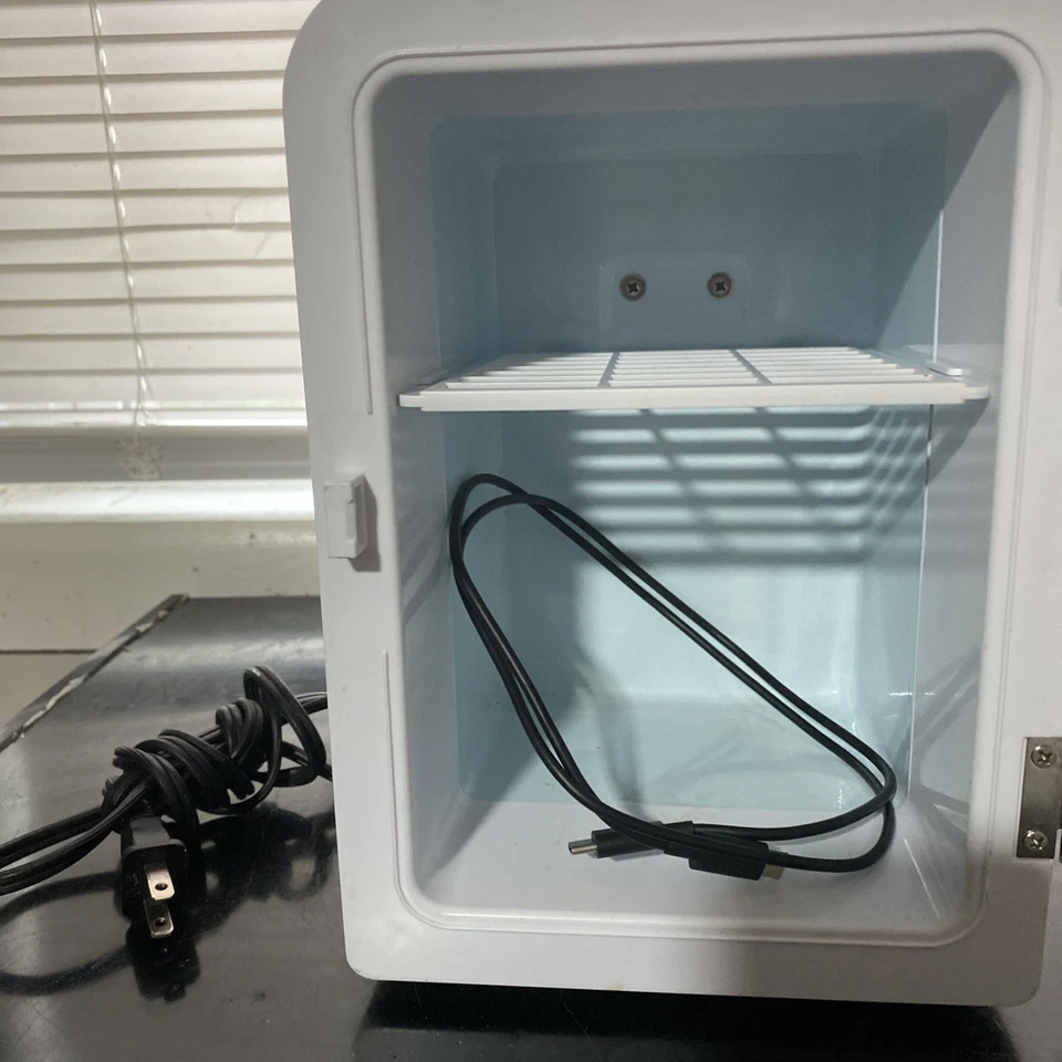 Chefman Mini Portable Black Personal Fridge Refridgerator RJ48-BLACK-4 Dorm - Image 2 of 3