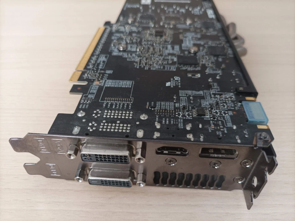 Tarjeta Gráfica ASUS GTX660 2GB DDR5 DirectCU II HDMI DP - Imagen 4 de 4