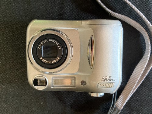 (2) Nikon COOLPIX L11 2100 6MP Digital Cameras w/1 Memory Card & (2) Cables - Picture 18 of 21