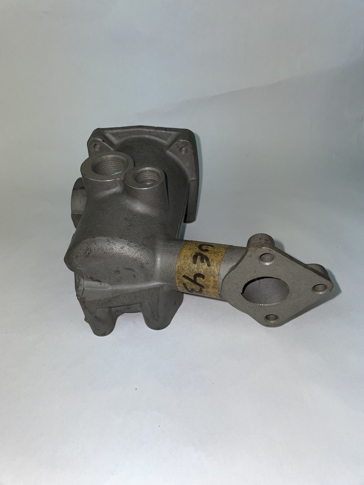 NOS Rolls Royce Bently Thermostat Housing UE43059
