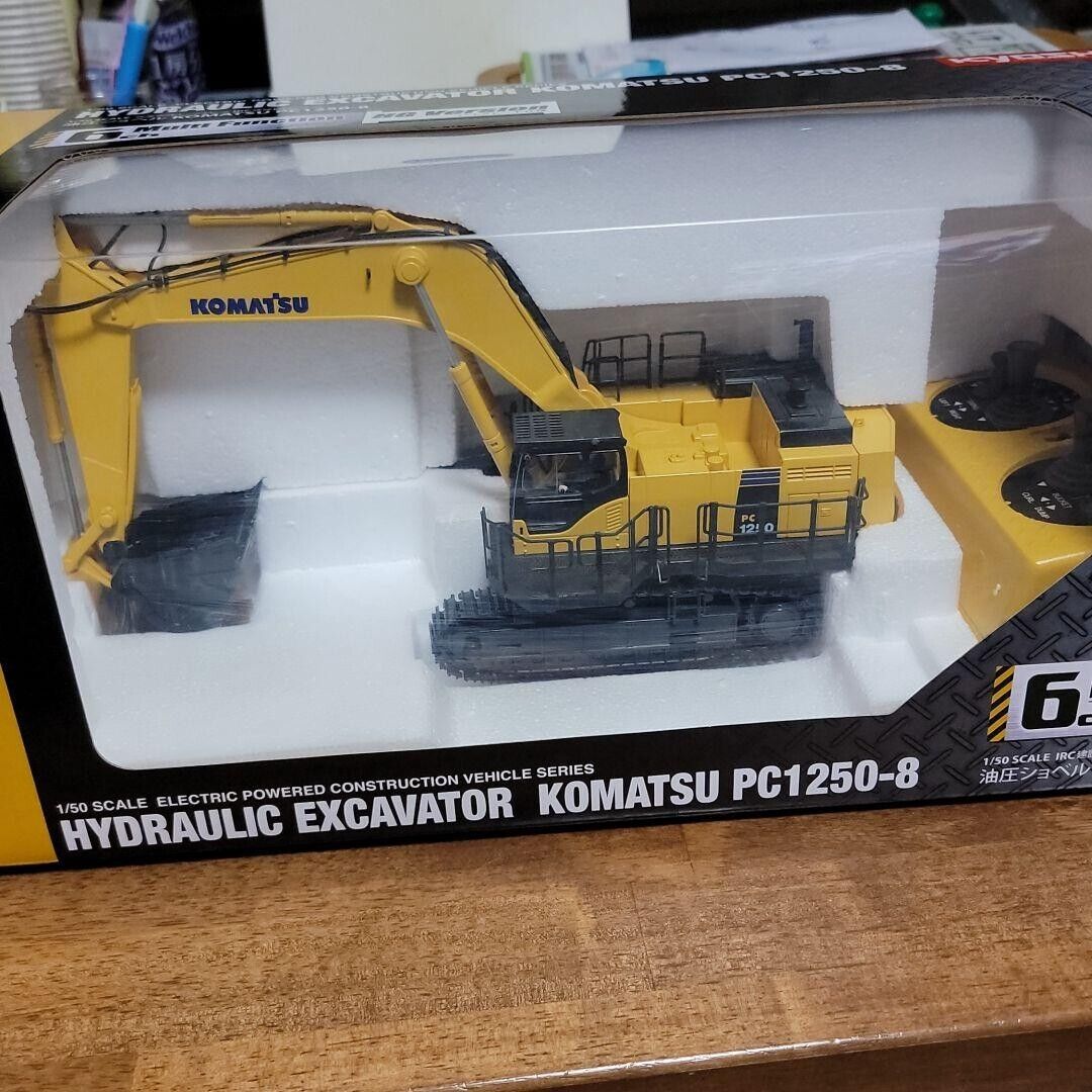 Kyosho Hydraulic Excavator PC1250-8 High Grade Version 1/50 Kyosho Hydraulic Excavator PC1250-8 High Grade Version 1/50