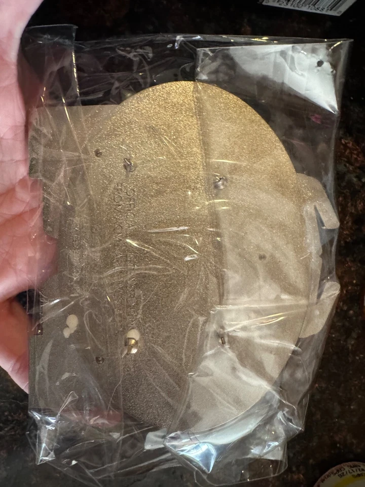 Wall-e Music Disney ACME Extra Jumbo  Artist proof Pin LE 100 rare - image 2 of 4