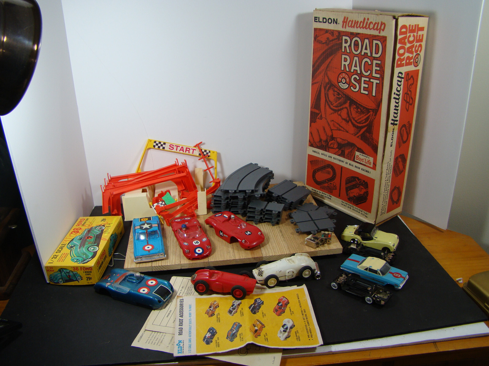 Vintage 1960 Slot Car Eldon Road Race Set 2 Cars W Box IDEAL Cars and