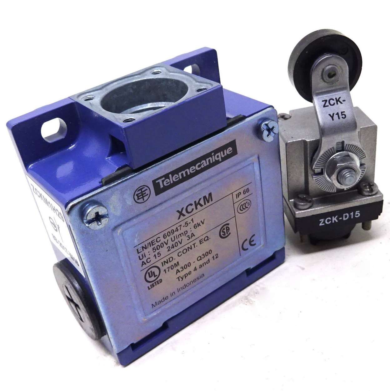 Limit Switch XCKM115H29 Telemecanique Snap Action Lever IP66 NO/NC