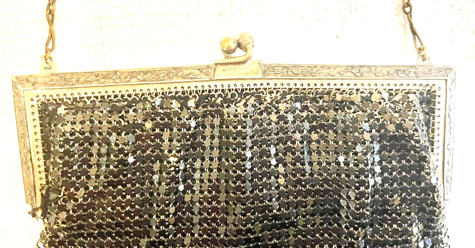 Antiguo bolso de mano de malla metálica Whiting and Davis de la década de 1920 con dobladillo Van Dyke Foto 4 de 4