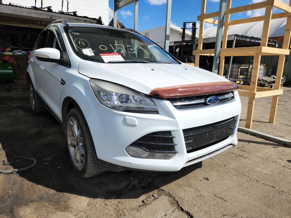 FORD KUGA 2012-2016 LEFT HEADLAMP Station Wagon  - image 3 of 4