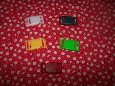 Wet Nose Designs Mini Daisy Floral Dog Collar on Red Flowers COLOR Buckle