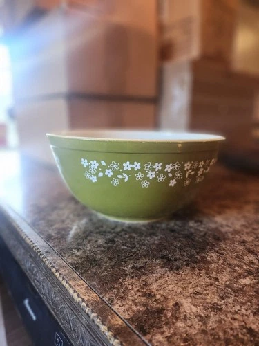 vintage Pyrex mixing bowl in the Spring Blossom Green 403