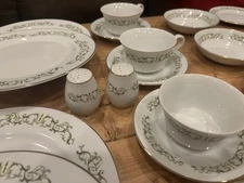 Bell Flower 2999 Fine China Japan Numerous Pieces - See List of items