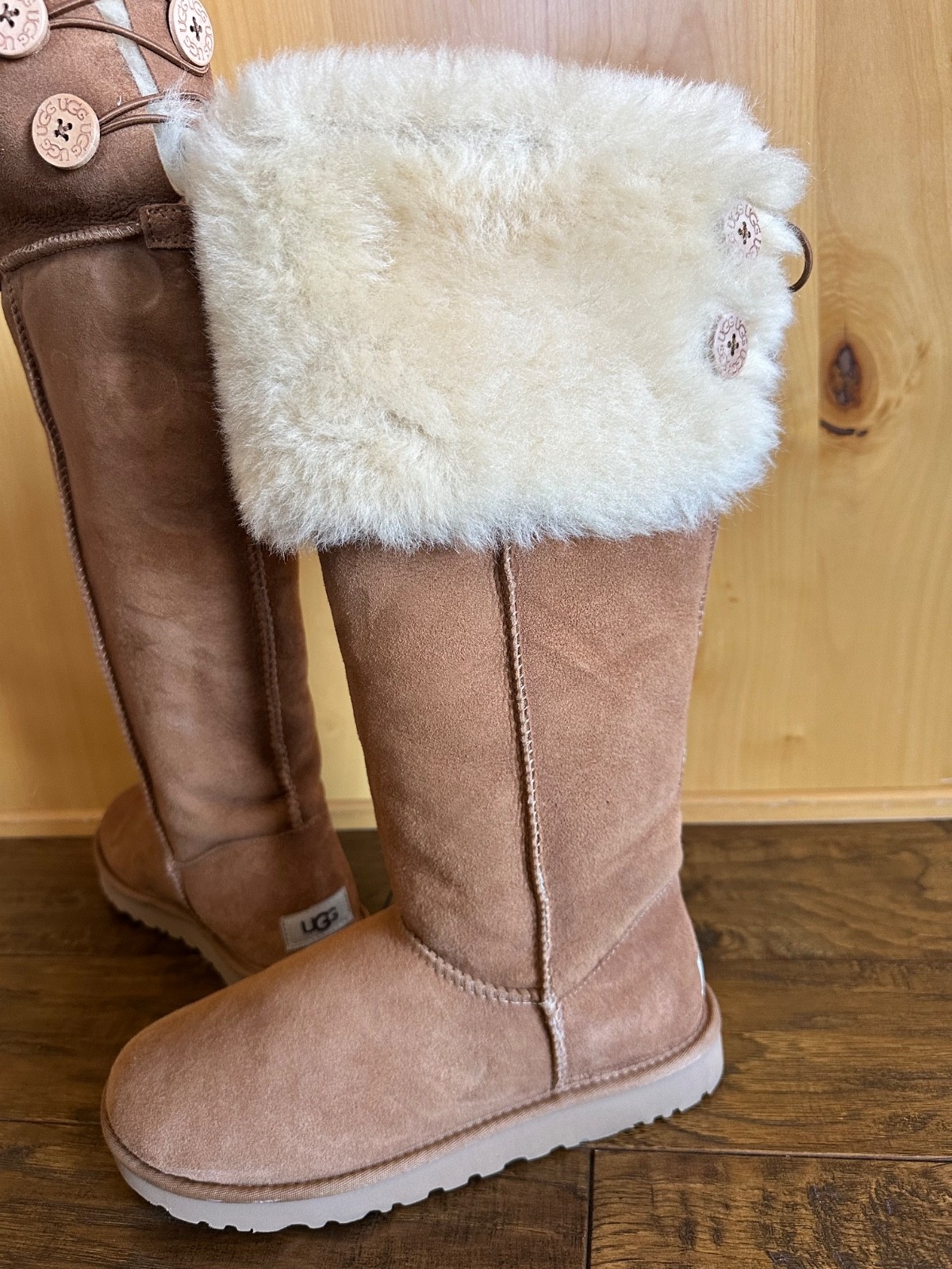 UGG OVER THE KNEE BAILEY BUTTON BOOTS 8 CHESTNUT  TAN HOLOGRAM EUC FUR RARE! image 7