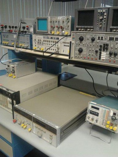 New BNC Female Cap Plugs Caplugs Lot of 100 Yellow New Protection Dust Cover - Picture 5 of 8