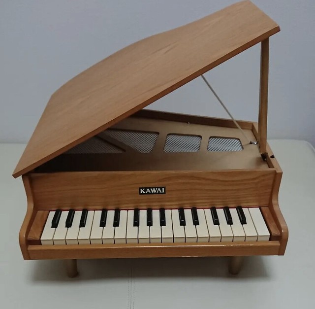 mini grand piano toy