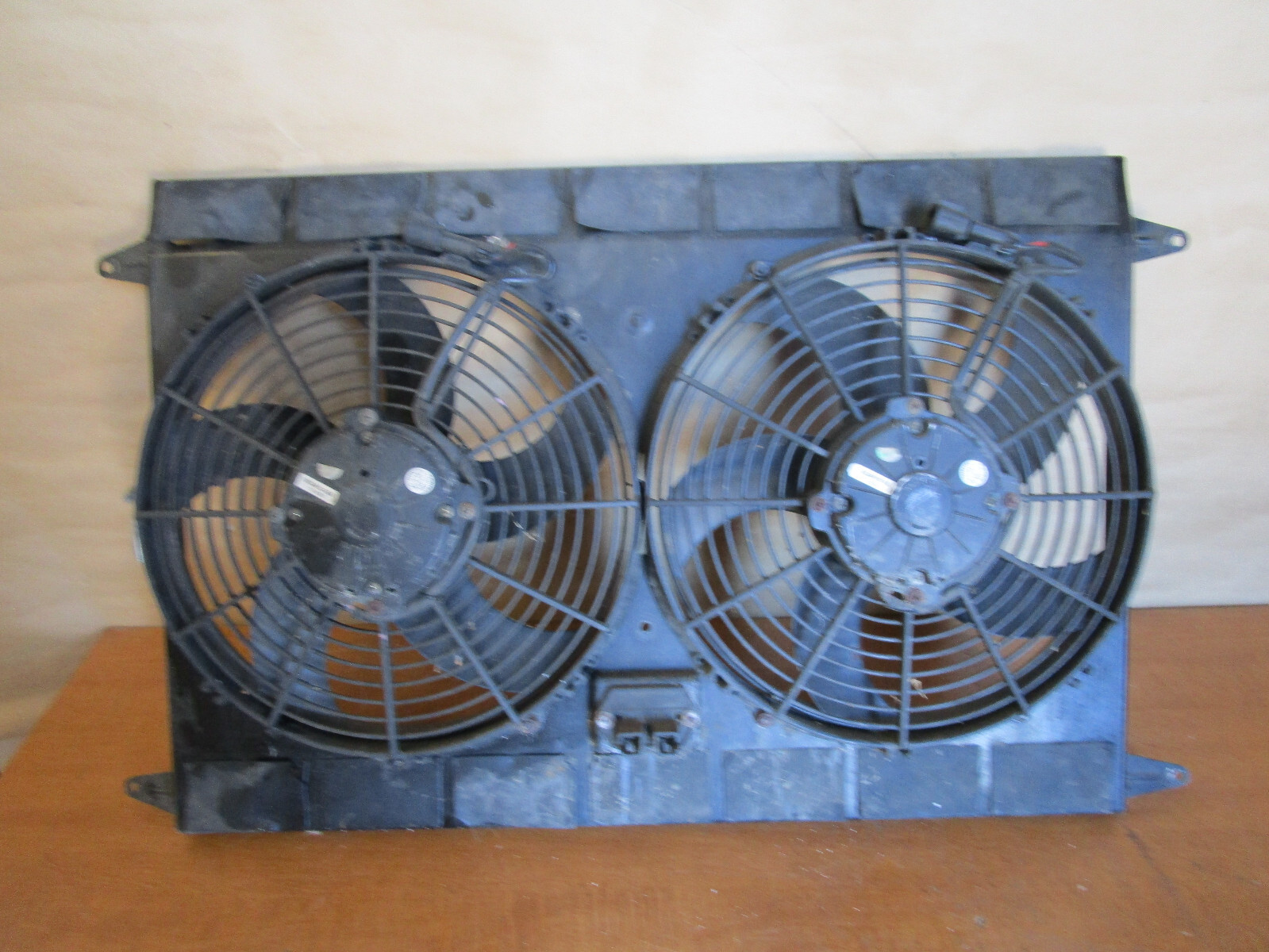 Maserati 4200  Complete Radiator Cooling Fans Assy  P/N 221254
