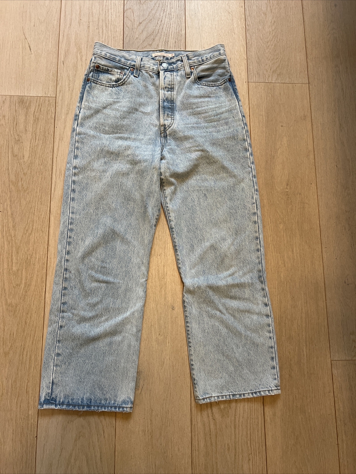 Levis Ribcage Straight Ankle Jeans in Size 29W for Women