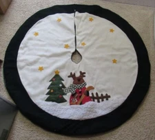 40" Christmas Tree Skirt with Reindeer and Christmas Tree