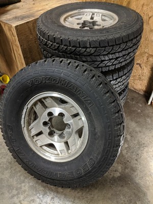 Set Of 4 Toyota 1995 4runner Wheels And Yokohama Tires 31x10 50r15 On 15x7 Rims Ebay