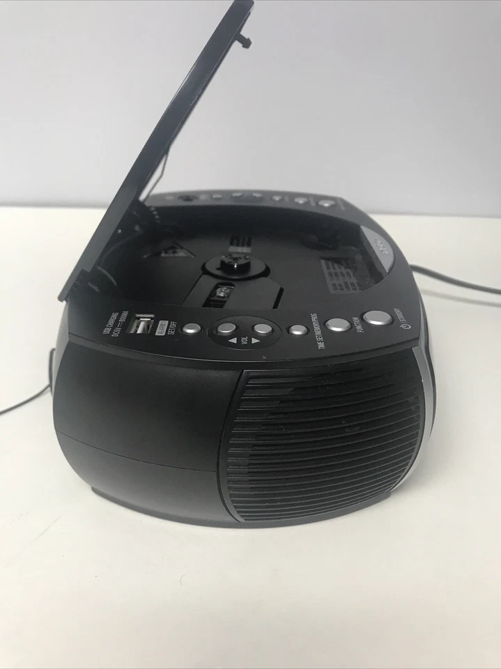 Jensen Modern Home CD Tabletop Stereo Clock Digital AM/FM Radio CD Player Dual - Image 4 of 4