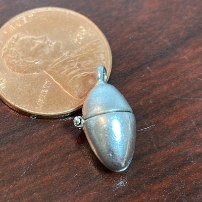 Vtg Tiny Hatched Egg Baby Bird Chick Figural Hinged Silver Tone Charm Pendant