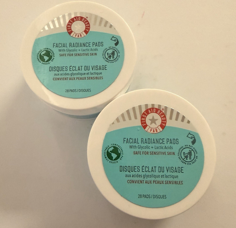 First Aid Beauty Facial Radiance Pads Glycolic + Lactic Acid 2x28 Sensitive