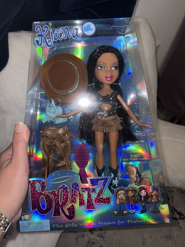 MGA Bratz Kiana 10in Fashion Doll Set Outfit Hat Shoes Hair Brush NIB