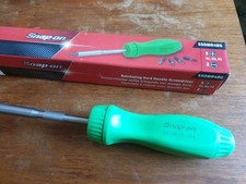 Snap On ssdmr4bg ratcheting screwdriver with 5 bits green