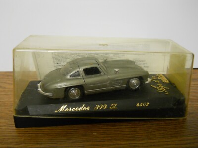 Magnifique Mini Mercedes 300SL Des Années D'or, Modèle Solido 1/43 - Fabriqué En France