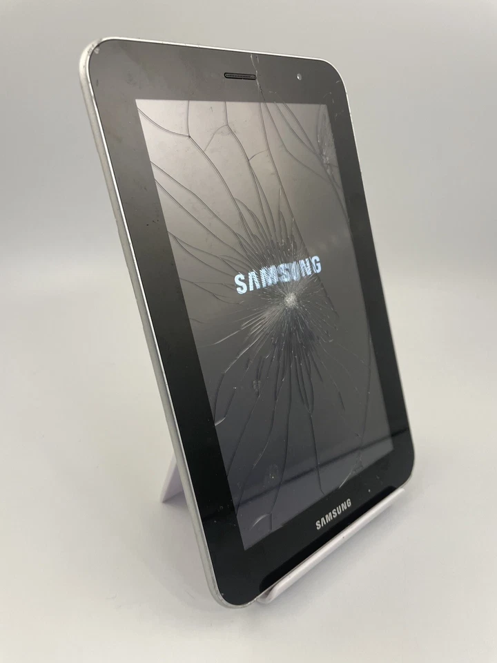 Samsung Galaxy Tab 7.0 Plus GT-P6200 White Unlocked 16GB Android Tablet Cracked - Image 4 of 4