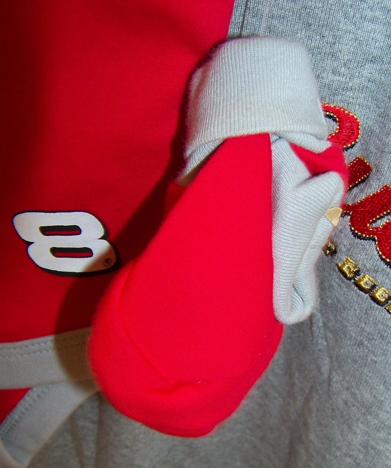 VINTAGE CHASE #8 DALE EARNHARDT JR RED BABY CREEPER BIB & BOOTIE 0-3 MONTHS NWT - Image 3 of 4