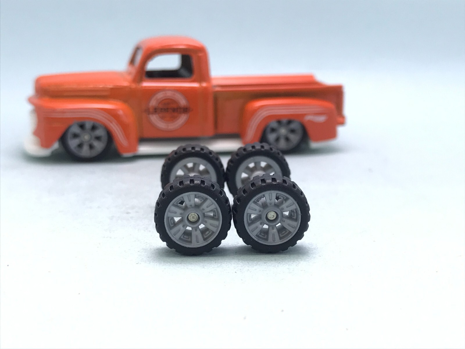 R549 Hotwheels 1/64 Real Riders # TE37 Blue 10mm Long , Rubber - Foto 6