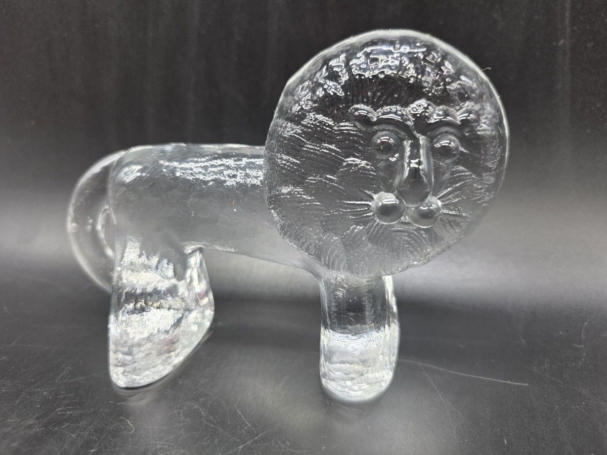 Bertil Vallien for Kosta Boda Art Glass Lion Figurine Flat Back