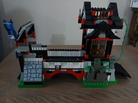 LEGO Castle: Stone Tower Bridge (6089) 100% Complete w Minifigures & Instruction